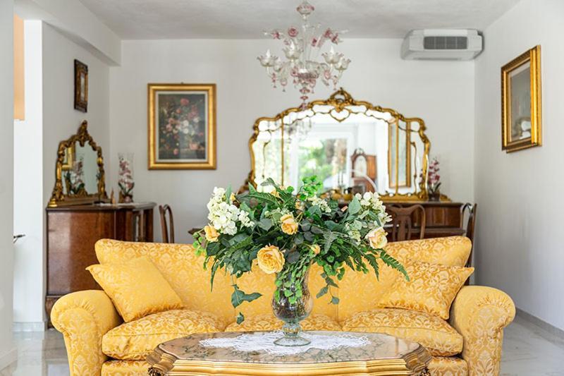 Ghe Sem Morazzone B&B Gazzada Exterior photo